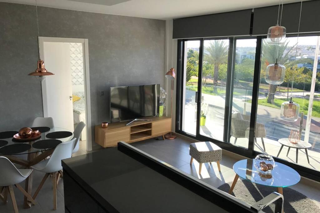 Sun Terrace Apartment Torrevieja Bagian luar foto