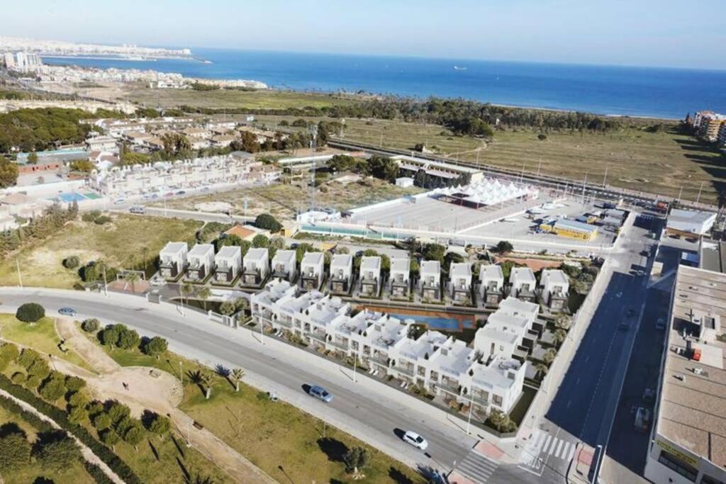 Sun Terrace Apartment Torrevieja Bagian luar foto